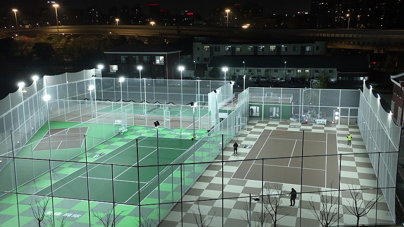 夜間網球場